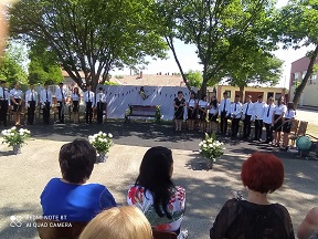 „Ballag már a vén diák…”